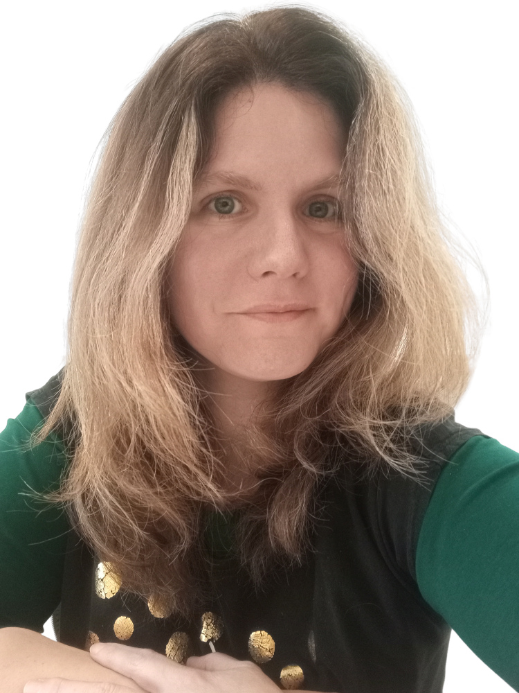 Szűcs Niki angoltanár